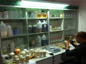 聚氨酯發泡常用黑白料的比例